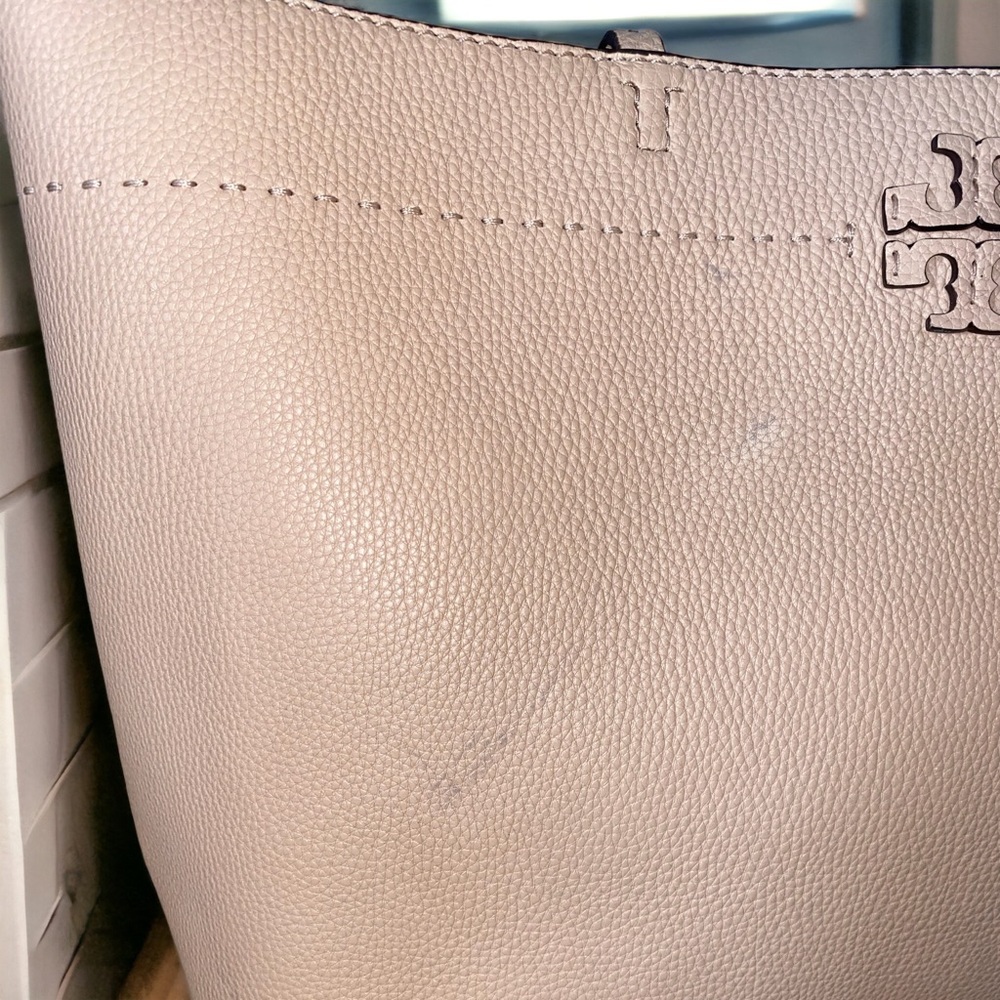 TORY BURCH
McGraw Leather Tote - Devon Sand
42200-288 - Picture 8 of 9